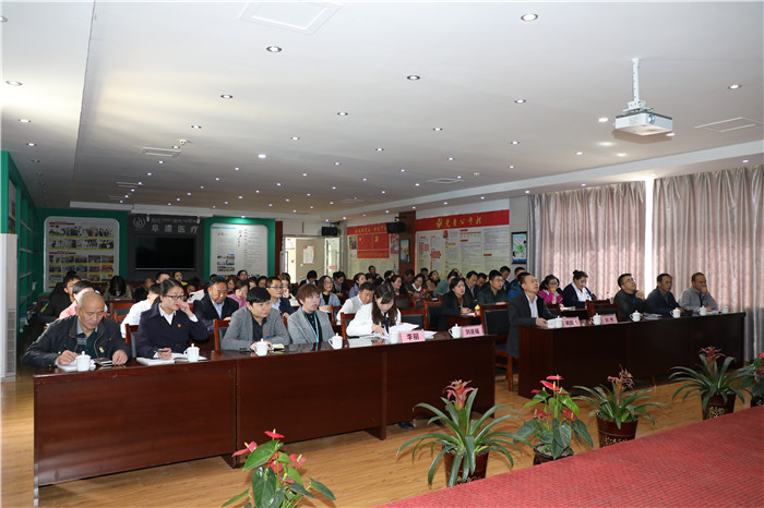 西藏阜康醫(yī)療黨委積極開(kāi)展“不忘初心、牢記使命”主題教育和“不忘合作初心，繼續(xù)攜手前進(jìn)”主題教育